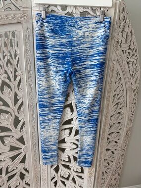 Mott Blue & White Patterned Leggins / Yoga Pants